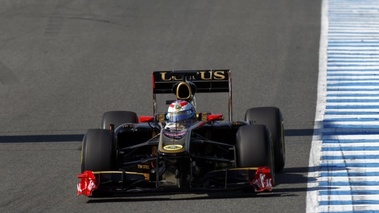 Lotus Renault essais Petrov face