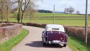 Talbot-Lago T26 Record cabriolet bordeaux face arrière capoté travelling 2