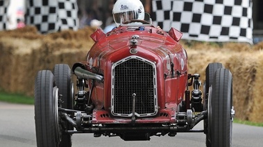 Goodwood Festival Of Speed 2011 - Alfa Romeo 2300 Monza rouge face avant