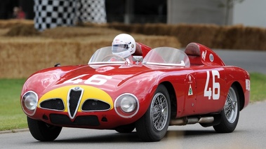 Goodwood Festival Of Speed 2011 - Alfa Romeo rouge 3/4 avant gauche