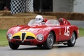 Goodwood Festival Of Speed 2011 - Alfa Romeo rouge 3/4 avant gauche