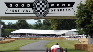 Goodwood Festival Of Speed 2011 - ancienne rouge 3/4 avant droit