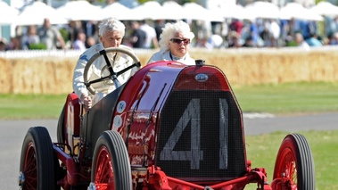 Goodwood Festival Of Speed 2011 - Fiat rouge 3/4 avant droit