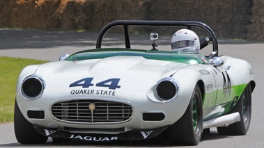 Goodwood Festival Of Speed 2011 - Jaguar Type E blanc speedster 3/4 avant gauche
