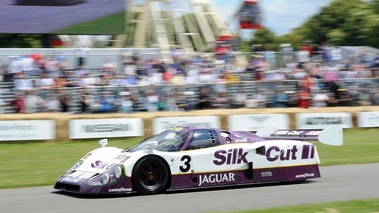 Goodwood Festival Of Speed 2011 - Jaguar XJR-12 blanc/violet 3/4 avant gauche filé