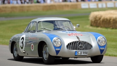 Goodwood Festival Of Speed 2011 - Mercedes 300 SL Competition gris 3/4 avant droit