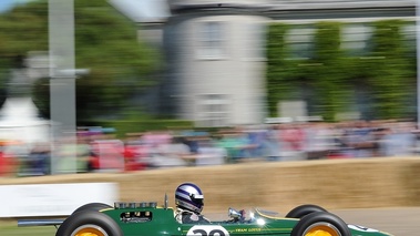 Goodwood Festival Of Speed 2011 - monoplace Lotus vert filé debout