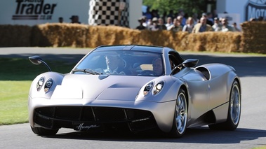 Goodwood Festival Of Speed 2011 - Pagani Huayra beige 3/4 avant gauche