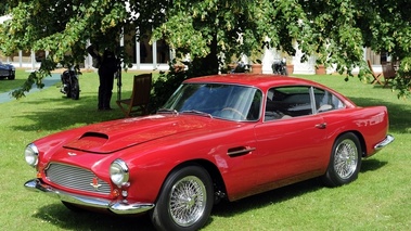 Aston Martin DB4, 3-4 avg, rouge