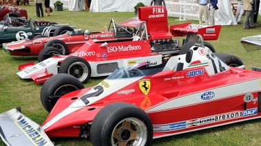 Ferrari 312T3 rouge, 3-4 avg