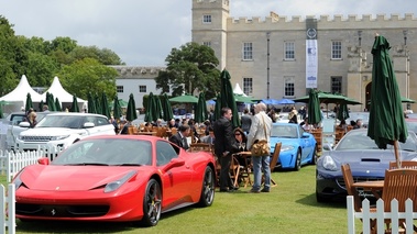 Ferrari 458, rouge 3-4 avg, parterre de news