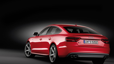 Audi S5 Facelift 2011 - sportback rouge - 3/4 arrière gauche