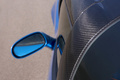 Chevrolet Corvette C6 ZR1 bleu toit carbone debout