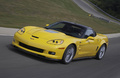 Chevrolet Corvette C6 ZR1 jaune 3/4 avant gauche travelling penché