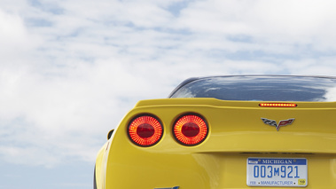 Chevrolet Corvette C6 ZR1 jaune face arrière coupé