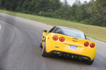 Chevrolet Corvette C6 ZR1 jaune face arrière travelling penché