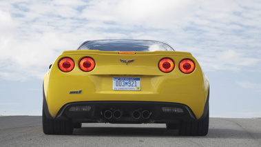 Chevrolet Corvette C6 ZR1 jaune face arrière