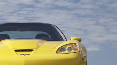 Chevrolet Corvette C6 ZR1 jaune face avant coupé