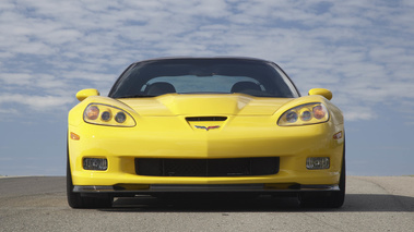 Chevrolet Corvette C6 ZR1 jaune face avant