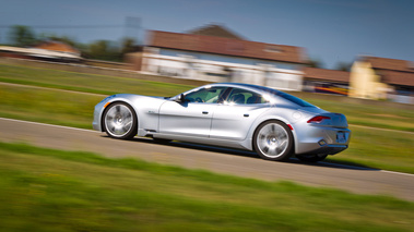 Fisker Karma gris 3/4 arrière gauche filé penché 2