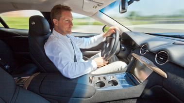 Fisker Karma noir conducteur