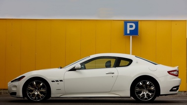 Maserati Granturismo Sport Pack - profil gauche