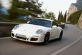 Porsche 997 Carrera GTS blanc 3/4 avant gauche travelling penché 2