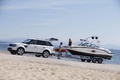 Range Rover Sport Supercharged blanc & remorque + bateau 3/4 avant gauche penché 2