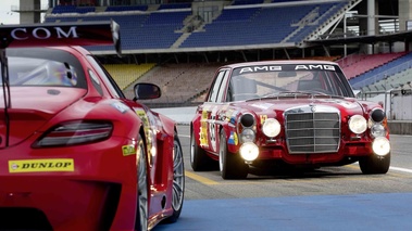 Mercedes SLS AMG GT3 rouge & 6.3 AMG rouge