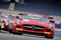 Mercedes SLS AMG GT3 rouge face avant penché