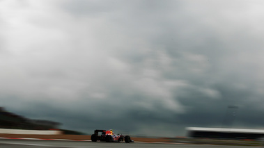 Silverstone 2011 Red Bull 3/4 arrière nuage