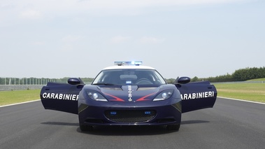 Lotus Evora Carabinieri face avant portières ouvertes