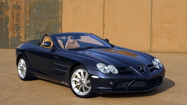 Mercedes SLR Roadster bleu 3/4 avant D