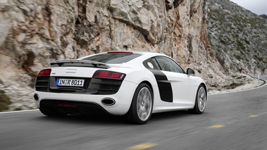 Audi R8 blanche 3/4 arrière D