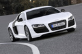 Audi R8 blanche 3/4 avant D