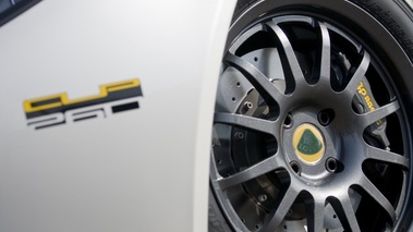 Lotus Exige Cup blanche détail jantes