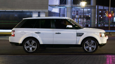 Range Rover Sport blanche 2009 profil