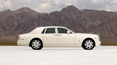Rolls Royce Phantom blanche profil
