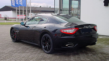 MASERATI GranTurismo S 2010 - Vue 3/4 avant gauche