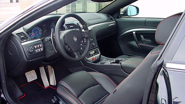 MASERATI GranTurismo S 2010 - Vue 3/4 avant gauche