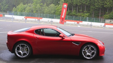 Spa Italia 2010 Alfa-Romeo 8C Competizione rouge.