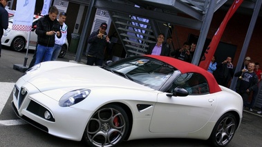 Spa Italia 2010 Alfa- Romeo 8C Competizione Spyder blanche.