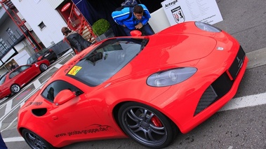 Spa Italia 2010 coupé rouge.