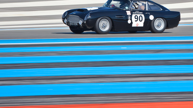 10 000 Tours du Castelet 2011 - Aston Martin DB4 GT noir 3/4 avant gauche filé