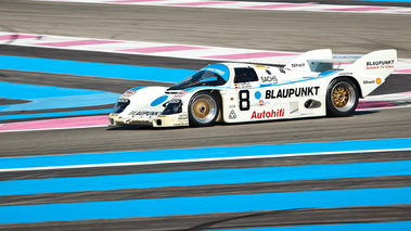 10 000 Tours du Castelet 2011 - Porsche 962 blanc 3/4 avant gauche filé