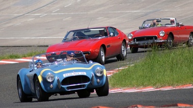 Autodrome Héritage Festival 2012 - Shelby Cobra 427 bleu 3/4 avant droit