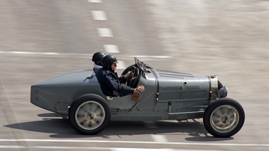 Autodrome Héritage Festival 2013 - Bugatti gris filé