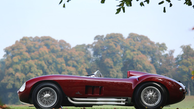 Maserati rouge profil 