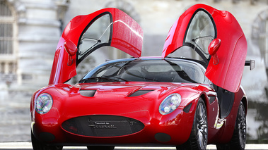 Chantilly Arts & Elégance 2015 - Zagato Mostro rouge 3/4 avant gauche portes ouvertes