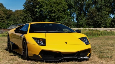 Chantilly Arts & Elégance 2016 - Lamborghini Murcielago LP670-4 SV jaune 3/4 avant droit